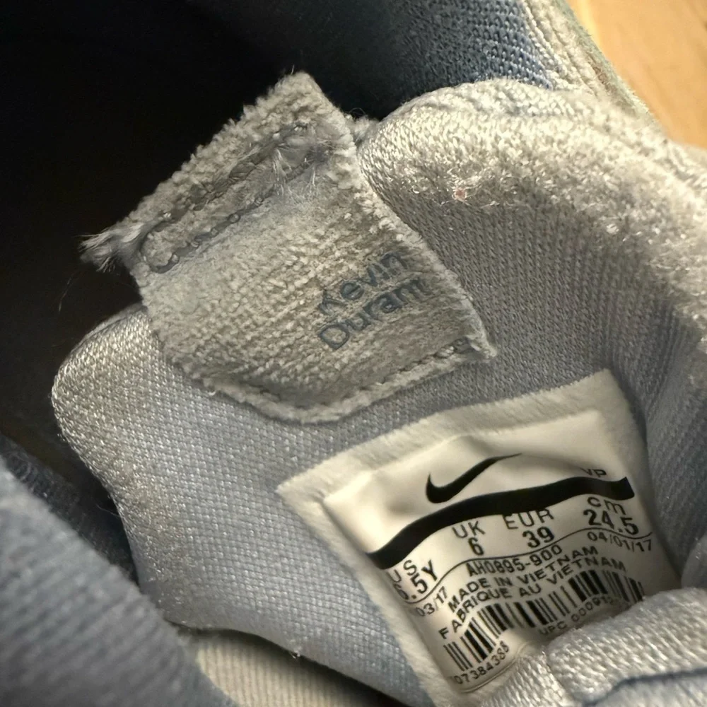 Nike KD 10 Anniversary sneakers kids 6.5 Euro 39